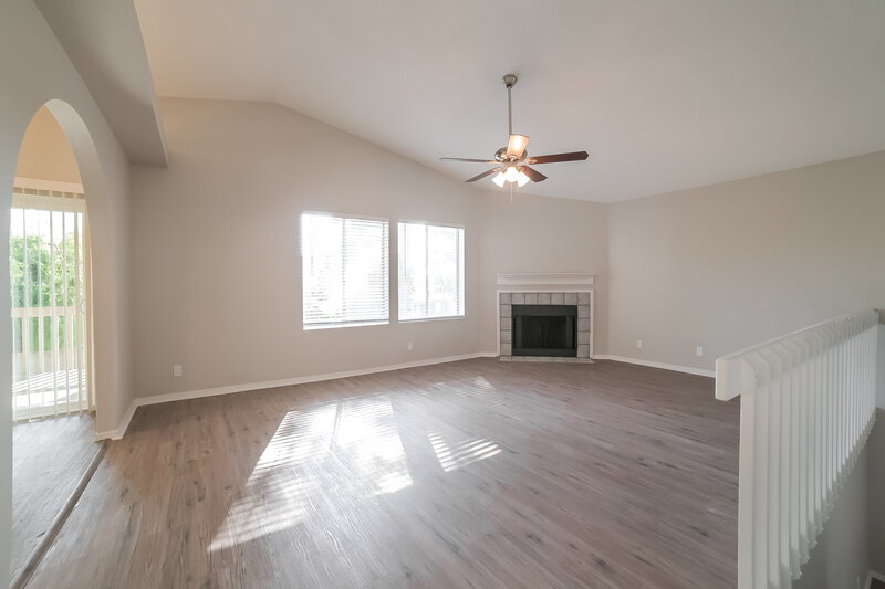 2,480/Mo, 8925 W Virginia Ave Phoenix, AZ 85037 Living Room View 2