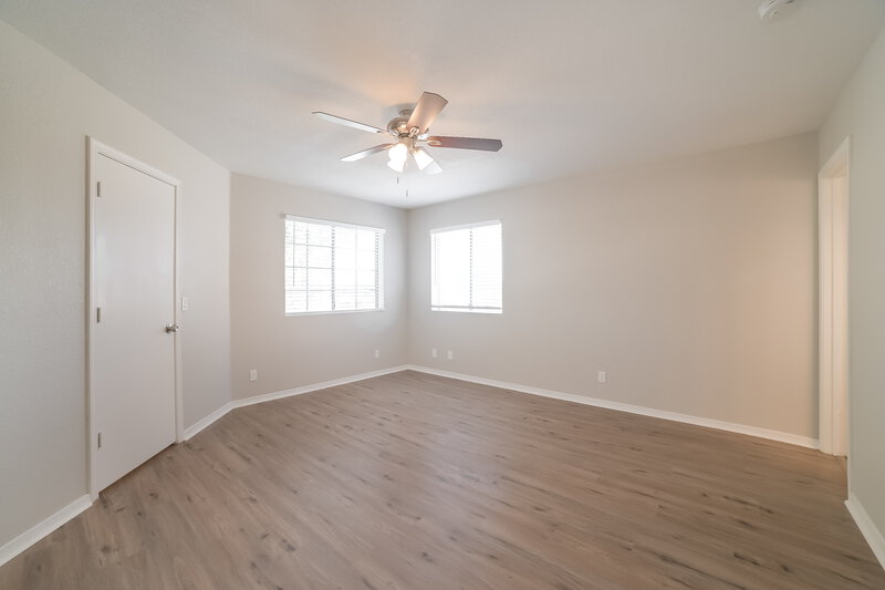 2,480/Mo, 8925 W Virginia Ave Phoenix, AZ 85037 Main Bedroom View