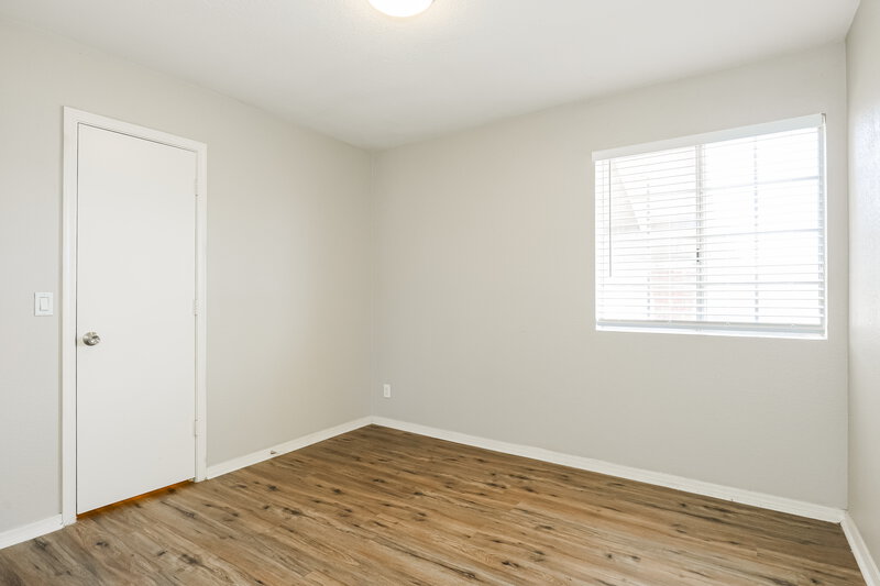 2,525/Mo, 8925 W Virginia Ave Phoenix, AZ 85037 Bedroom View