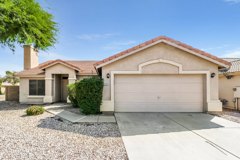 2,230/Mo, 2201 S 82nd Ln Phoenix, AZ 85043 External View