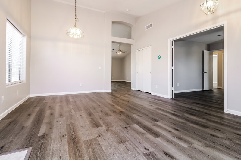 2,230/Mo, 2201 S 82nd Ln Phoenix, AZ 85043 Living Room View 3
