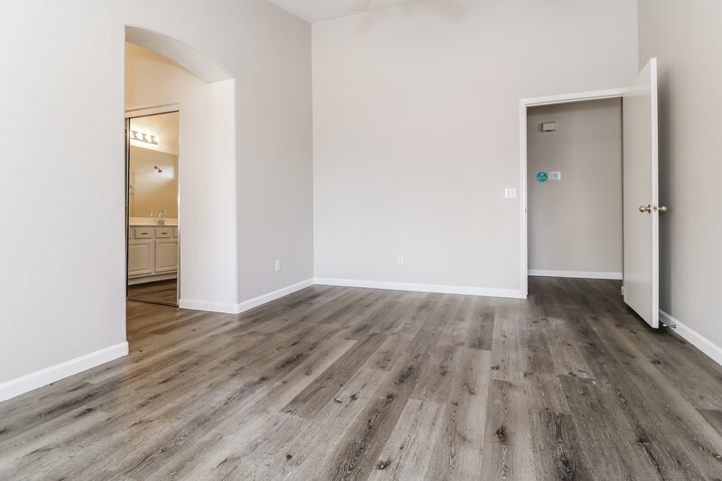 2,230/Mo, 2201 S 82nd Ln Phoenix, AZ 85043 Main Bedroom View 2