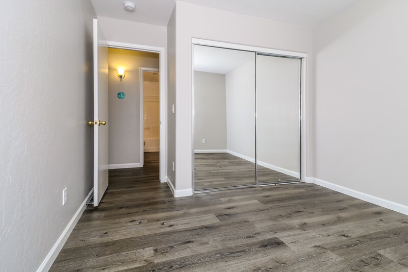 2,230/Mo, 2201 S 82nd Ln Phoenix, AZ 85043 Bedroom View 2