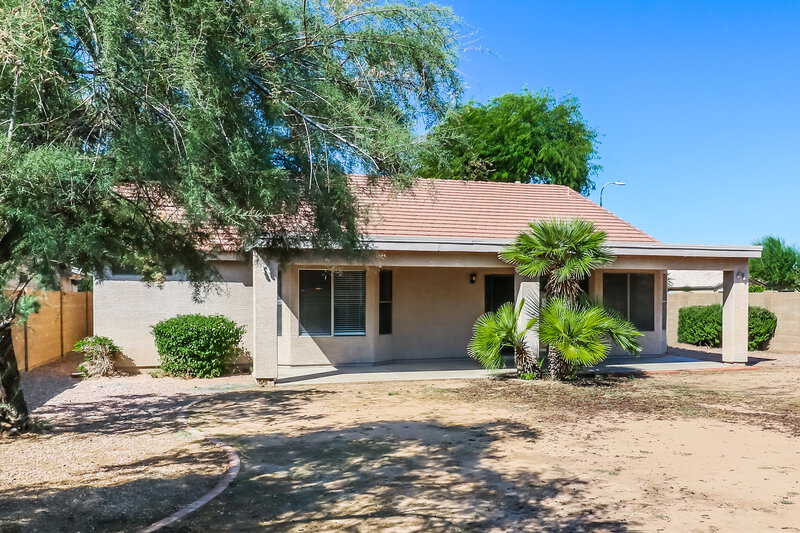 2,230/Mo, 2201 S 82nd Ln Phoenix, AZ 85043 Rear View