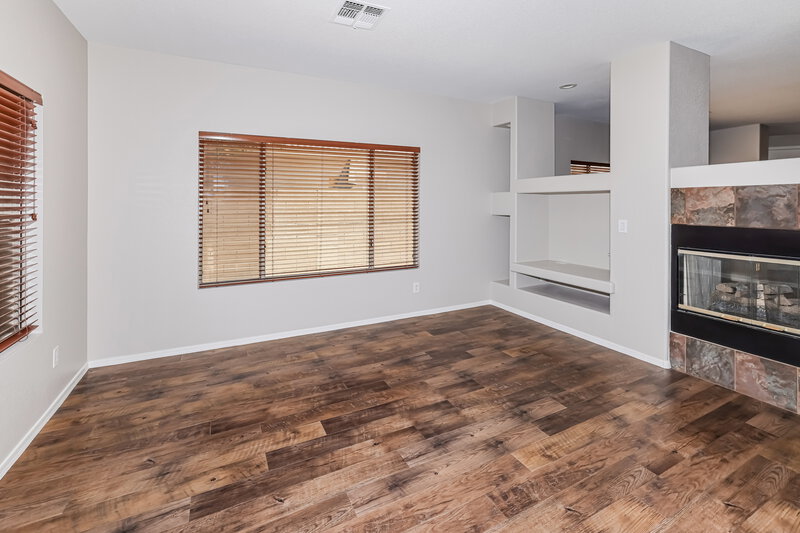 1,950/Mo, 21234 N 94th Ln Peoria, AZ 85382 Dining Room View