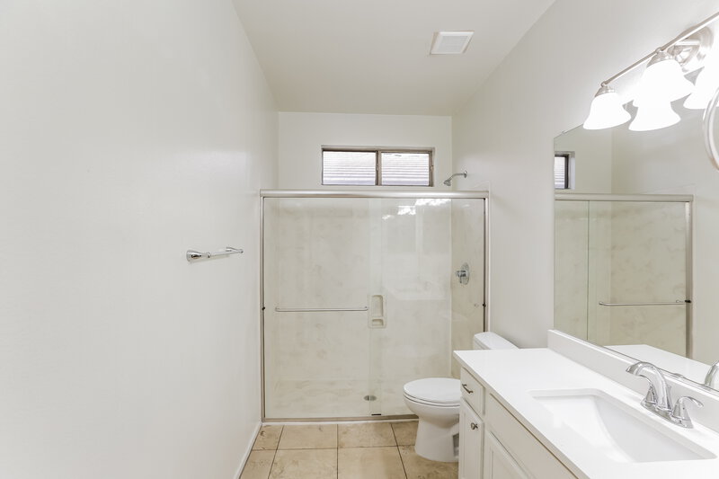 2,855/Mo, 9243 W Salter Dr Peoria, AZ 85382 Bathroom View