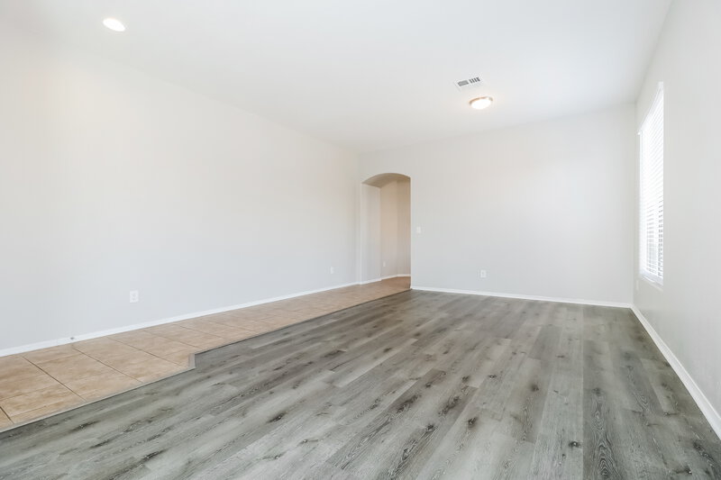 2,550/Mo, 4620 W Ellis St Laveen, AZ 85339 Living Room View 2