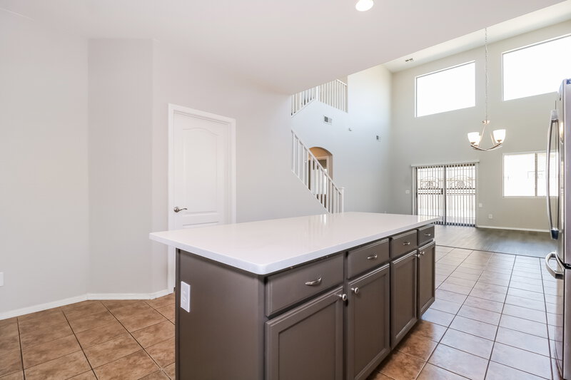 2,550/Mo, 4620 W Ellis St Laveen, AZ 85339 Kitchen View