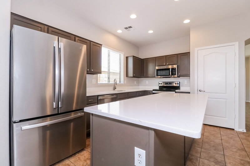 2,550/Mo, 4620 W Ellis St Laveen, AZ 85339 Kitchen View 2