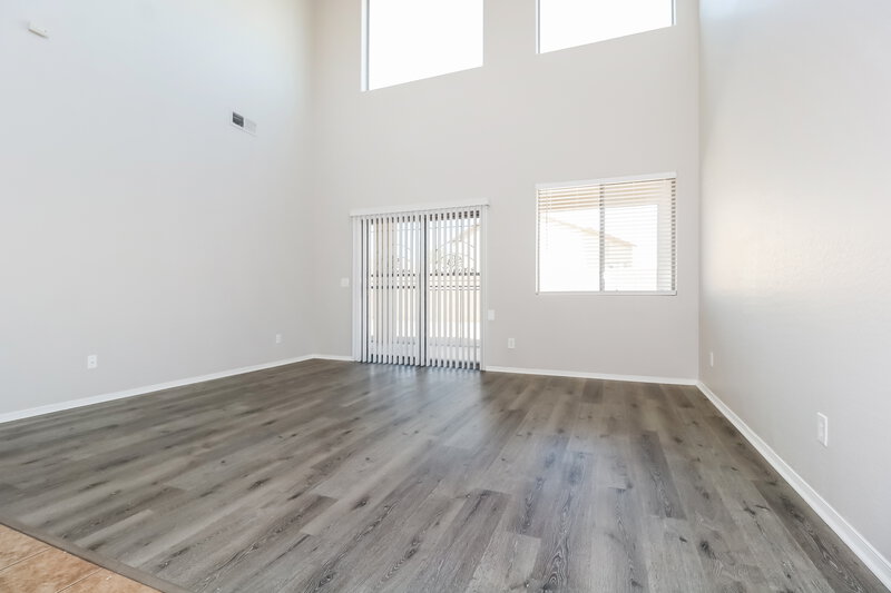 2,550/Mo, 4620 W Ellis St Laveen, AZ 85339 Family Room View