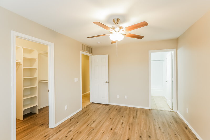 1,795/Mo, 13301 N 123rd Ln El Mirage, AZ 85335 Main Bedroom View 2