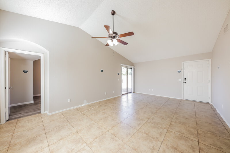 2,080/Mo, 18246 N 87th Dr Peoria, AZ 85382 Living Room View 3