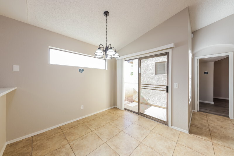 2,080/Mo, 18246 N 87th Dr Peoria, AZ 85382 Dining Room View