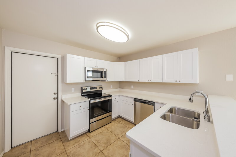 2,080/Mo, 18246 N 87th Dr Peoria, AZ 85382 Kitchen View