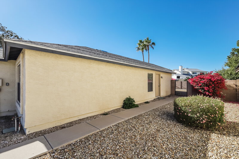 2,080/Mo, 18246 N 87th Dr Peoria, AZ 85382 Side View