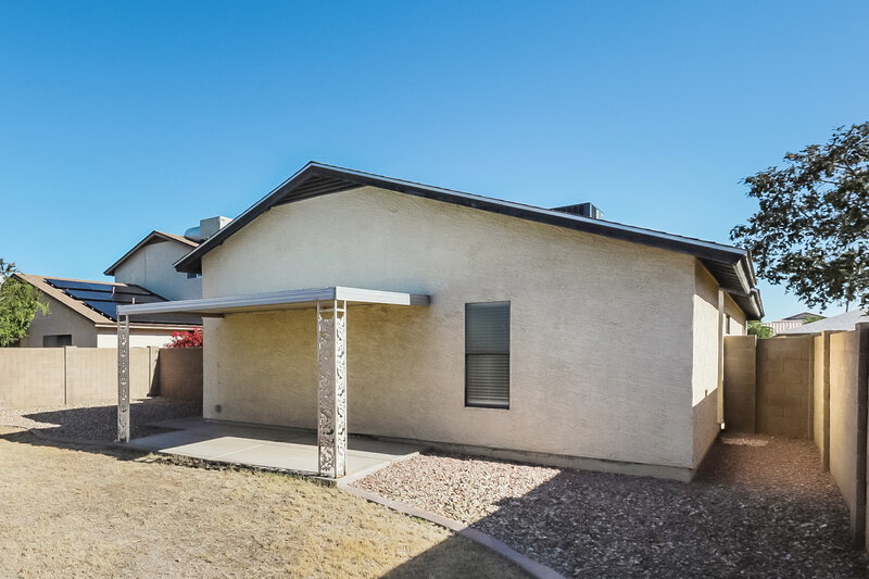 2,080/Mo, 18246 N 87th Dr Peoria, AZ 85382 Rear View