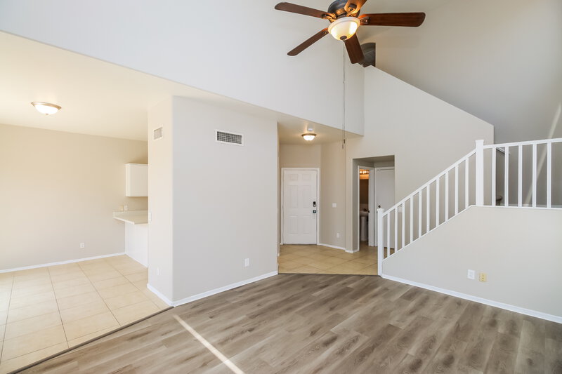2,065/Mo, 2156 N 30th St Mesa, AZ 85213 Living Room View 2