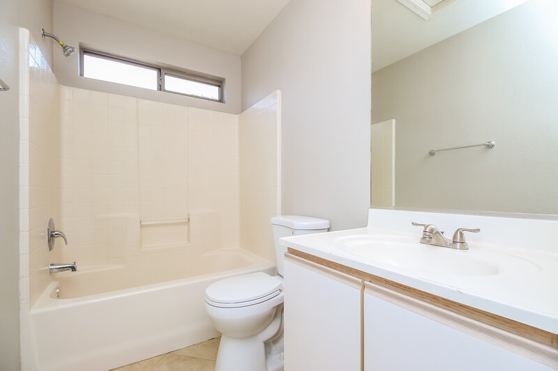 2,065/Mo, 2156 N 30th St Mesa, AZ 85213 Bathroom View