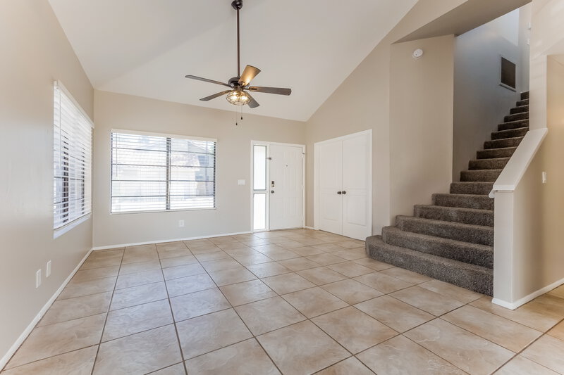 3,320/Mo, 25 W Gary Ave Gilbert, AZ 85233 Living Room View 2