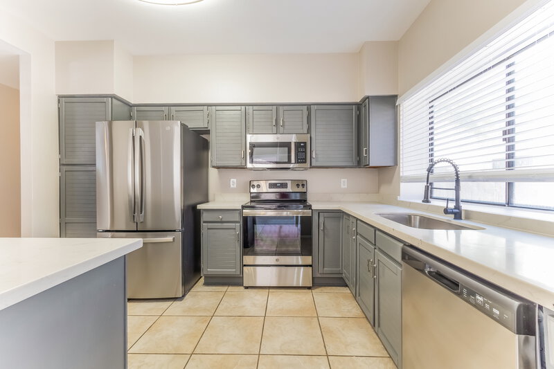 3,320/Mo, 25 W Gary Ave Gilbert, AZ 85233 Kitchen View 2