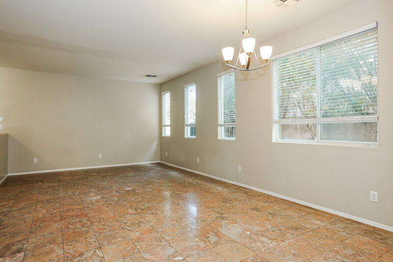 2,295/Mo, 1303 E Julian Dr Gilbert, AZ 85295 Dining Room View