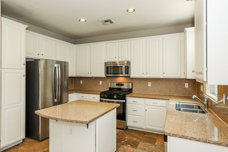 2,295/Mo, 1303 E Julian Dr Gilbert, AZ 85295 Kitchen View