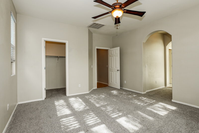 2,295/Mo, 1303 E Julian Dr Gilbert, AZ 85295 Main Bedroom View 2