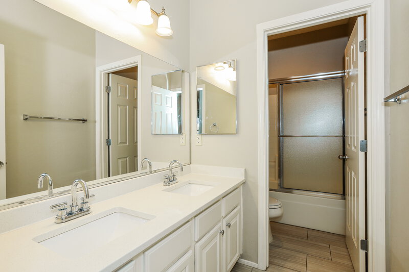 2,295/Mo, 1303 E Julian Dr Gilbert, AZ 85295 Bathroom View