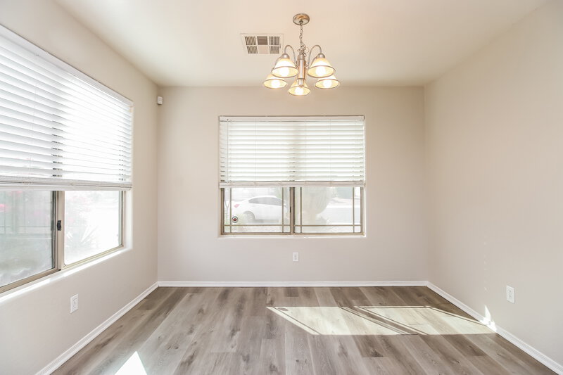 1,725/Mo, 13402 W Watson Ln Surprise, AZ 85379 Dining Room View