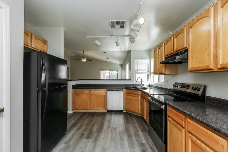1,725/Mo, 13402 W Watson Ln Surprise, AZ 85379 Kitchen View 2