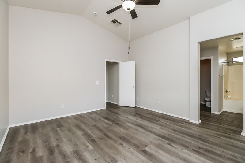 1,725/Mo, 13402 W Watson Ln Surprise, AZ 85379 Main Bedroom View 2