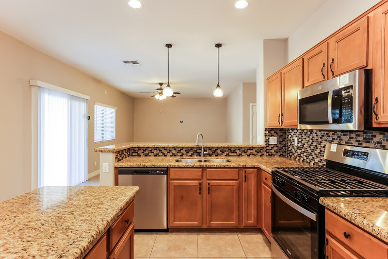 2,915/Mo, 41231 N Ericson Ln Anthem, AZ 85086 Kitchen View 2