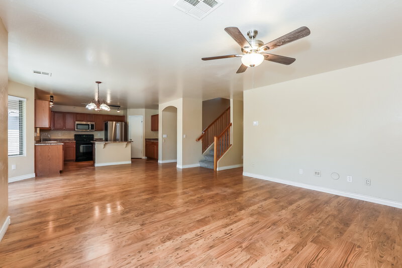 2,670/Mo, 4332 S Ponderosa Dr Gilbert, AZ 85297 Family Room View 2