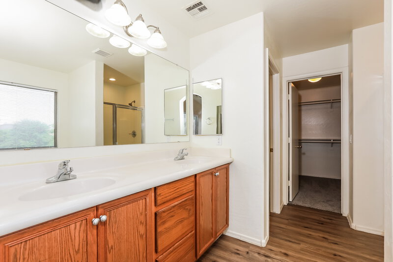 2,670/Mo, 4332 S Ponderosa Dr Gilbert, AZ 85297 Main Bathroom View