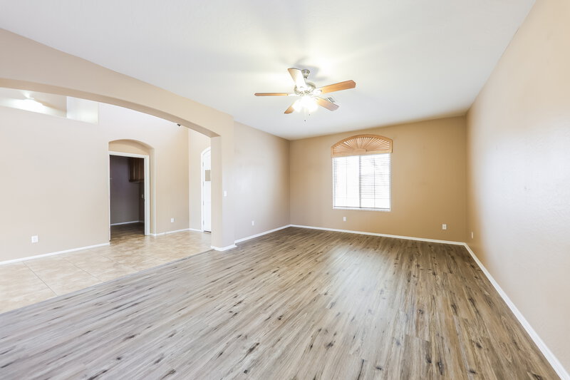 2,385/Mo, 10574 W Salter Dr Peoria, AZ 85382 Living Room View 2