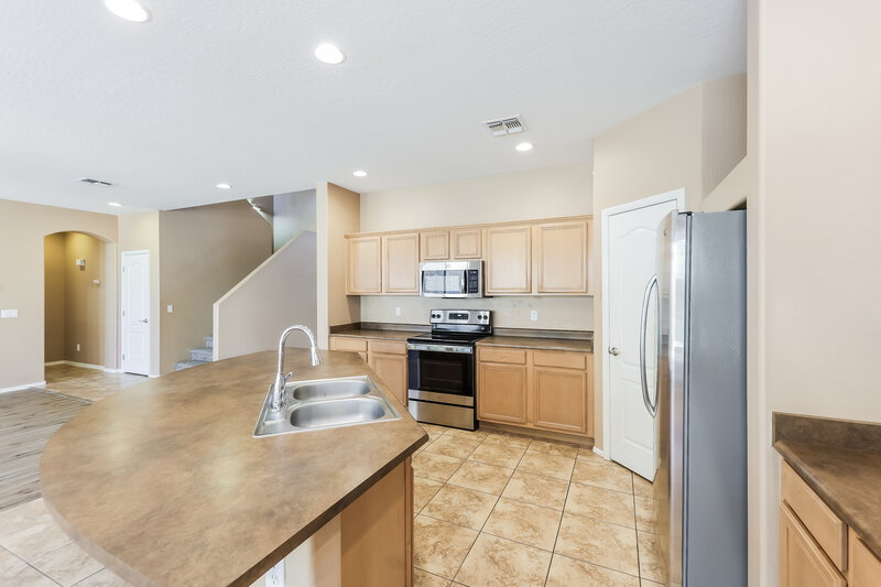 2,385/Mo, 10574 W Salter Dr Peoria, AZ 85382 Kitchen View 2