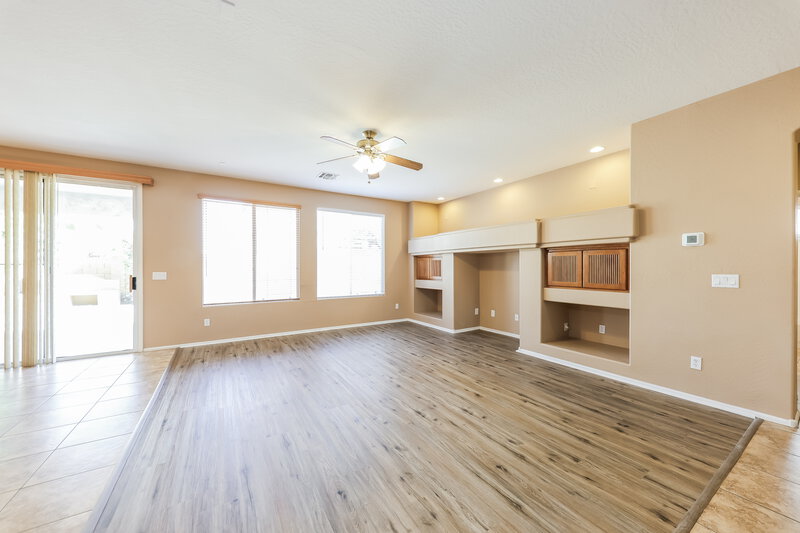 2,385/Mo, 10574 W Salter Dr Peoria, AZ 85382 Family Room View