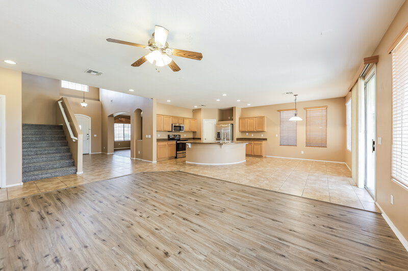 2,385/Mo, 10574 W Salter Dr Peoria, AZ 85382 Family Room View 2