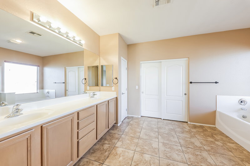 2,385/Mo, 10574 W Salter Dr Peoria, AZ 85382 Main Bedroom View 3
