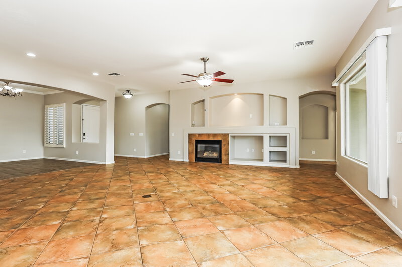 3,050/Mo, 3927 E Dubois Ave Gilbert, AZ 85298 Living Room View