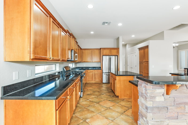 3,050/Mo, 3927 E Dubois Ave Gilbert, AZ 85298 Kitchen View