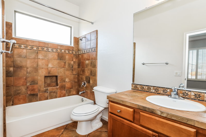 3,050/Mo, 3927 E Dubois Ave Gilbert, AZ 85298 Bathroom View