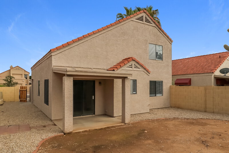 2,320/Mo, 19412 N 76th Ave Glendale, AZ 85308 Rear View