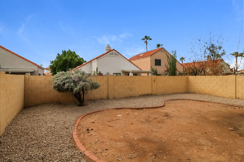 2,320/Mo, 19412 N 76th Ave Glendale, AZ 85308 Rear View 2