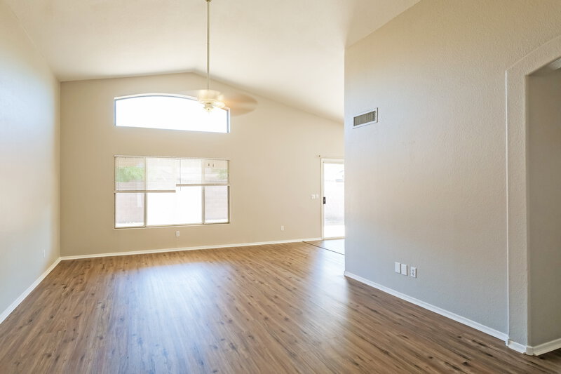 2,175/Mo, 10870 W Royal Palm Rd Peoria, AZ 85345 Living Room View 2