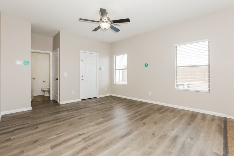 2,495/Mo, 8461 E Lindner Ave Mesa, AZ 85209 Living Room View