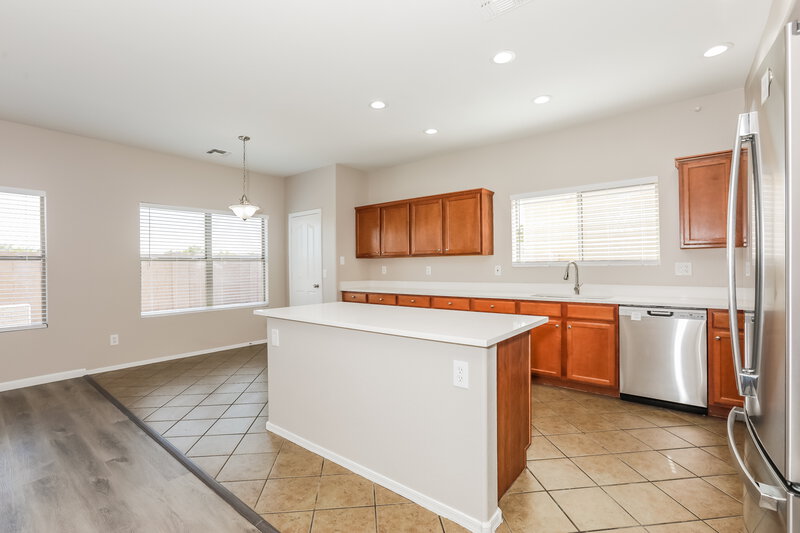 2,495/Mo, 8461 E Lindner Ave Mesa, AZ 85209 Kitchen View