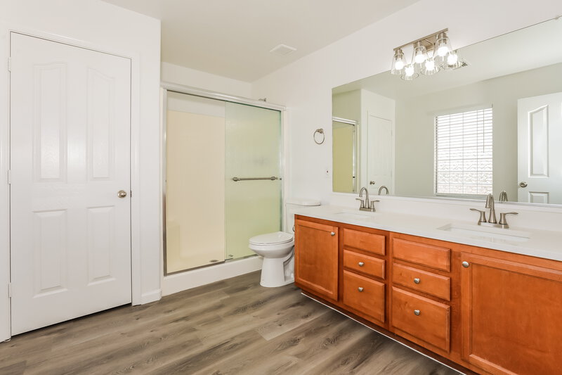 2,495/Mo, 8461 E Lindner Ave Mesa, AZ 85209 Main Bathroom View
