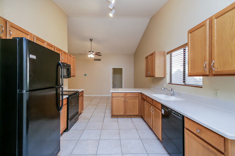 2,495/Mo, 443 E Melody Ln Gilbert, AZ 85234 Kitchen View