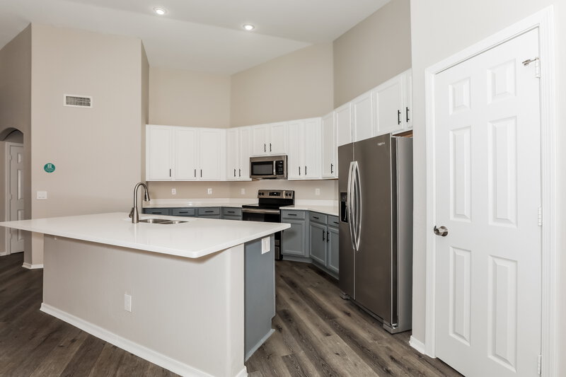 2,855/Mo, 10406 E Dolphin Ave Mesa, AZ 85208 Kitchen View 2